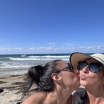 Nichte und Tante beim rumblödeln